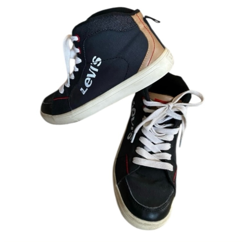 Levi's Sneakers boy kids  size 5
